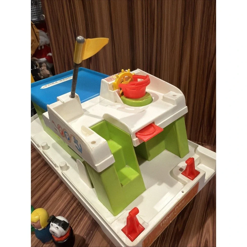 Vintage Fisher Price Little People Houseboat #985 Boat w/ Figures Dog Furniture